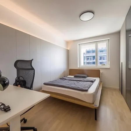 Sky Nest Luxury Near Airport